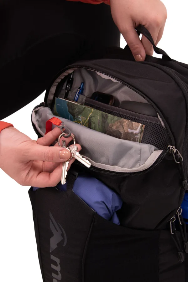 Rapaki 28L Backpack>Macpac Flash Sale