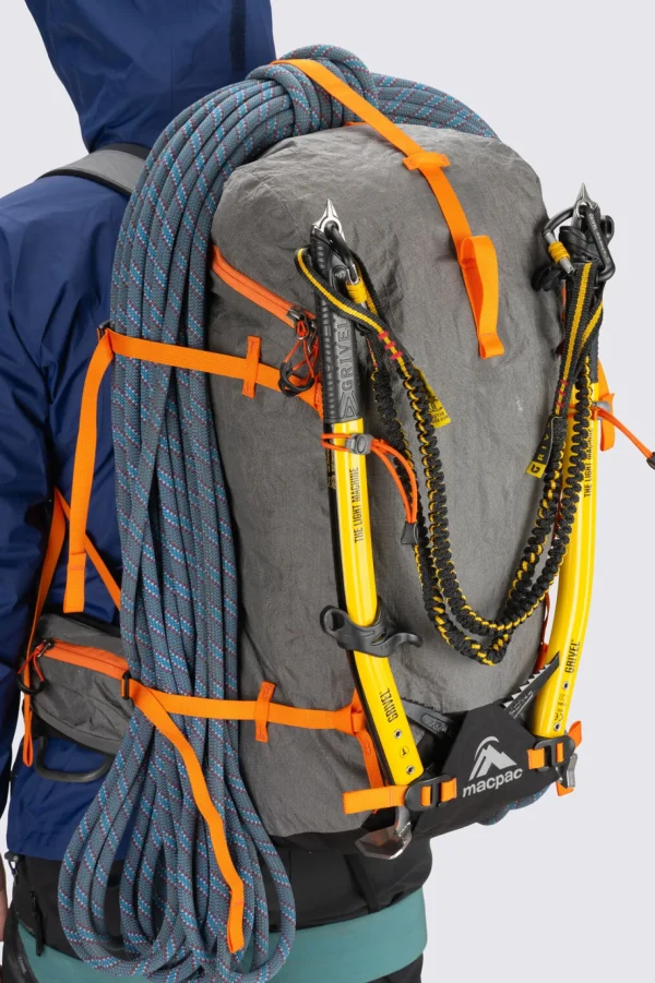 Nzat Pursuit 40L V3>Macpac Clearance