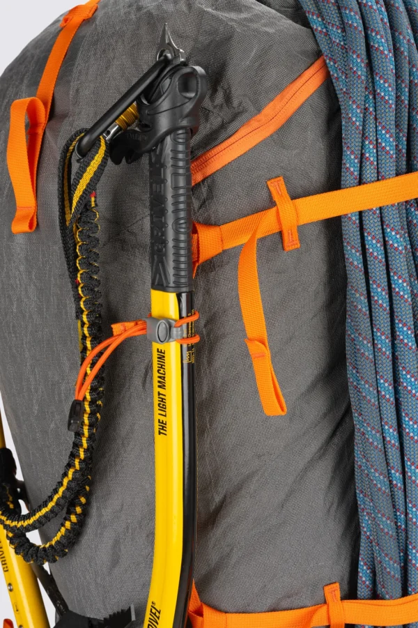 Nzat Pursuit 40L V3>Macpac Clearance