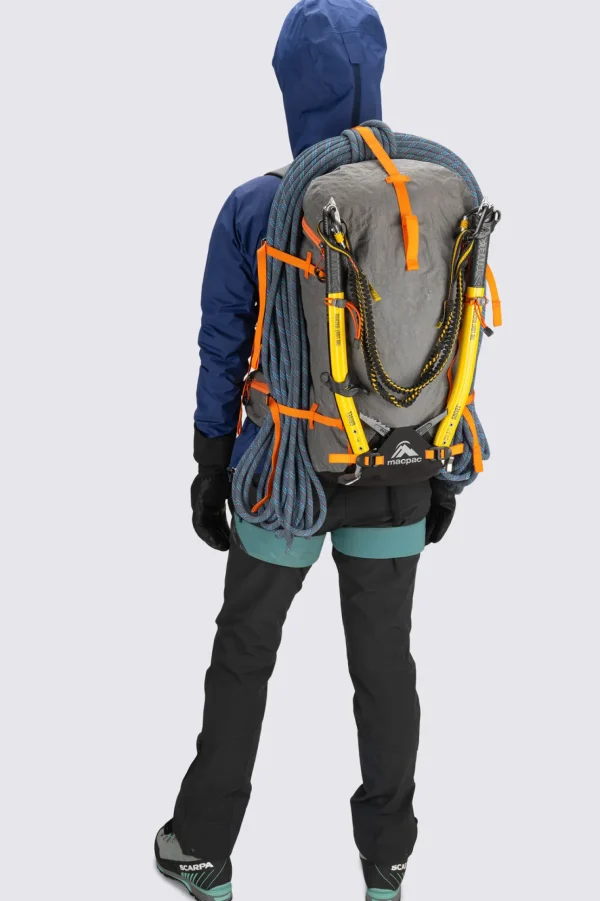 Nzat Pursuit 40L V3>Macpac Clearance