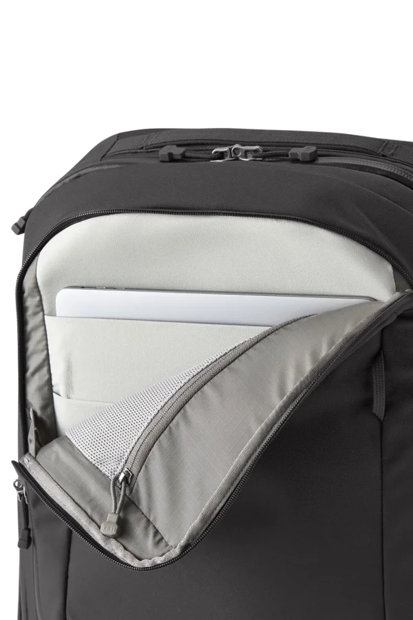 Yeti® Crossroads® 35L Wheeled Bag>Macpac Best Sale