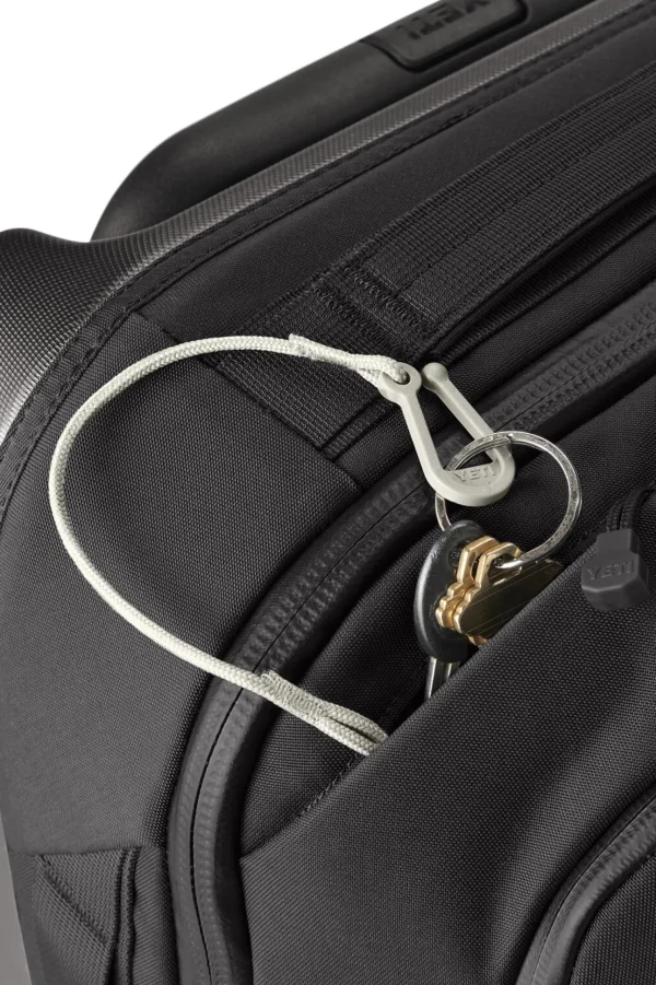Yeti® Crossroads® 35L Wheeled Bag>Macpac Best Sale